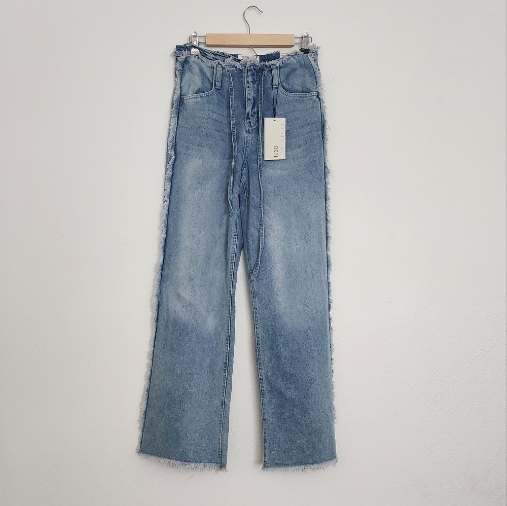 1030 Ten Thirty Light Blue Frayed Wide-leg  Mid rise Jeans Size 1/25